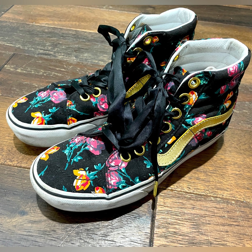 Vans Black/Gold Floral Sk8-Hi Stackform/Platform, size 9 womens